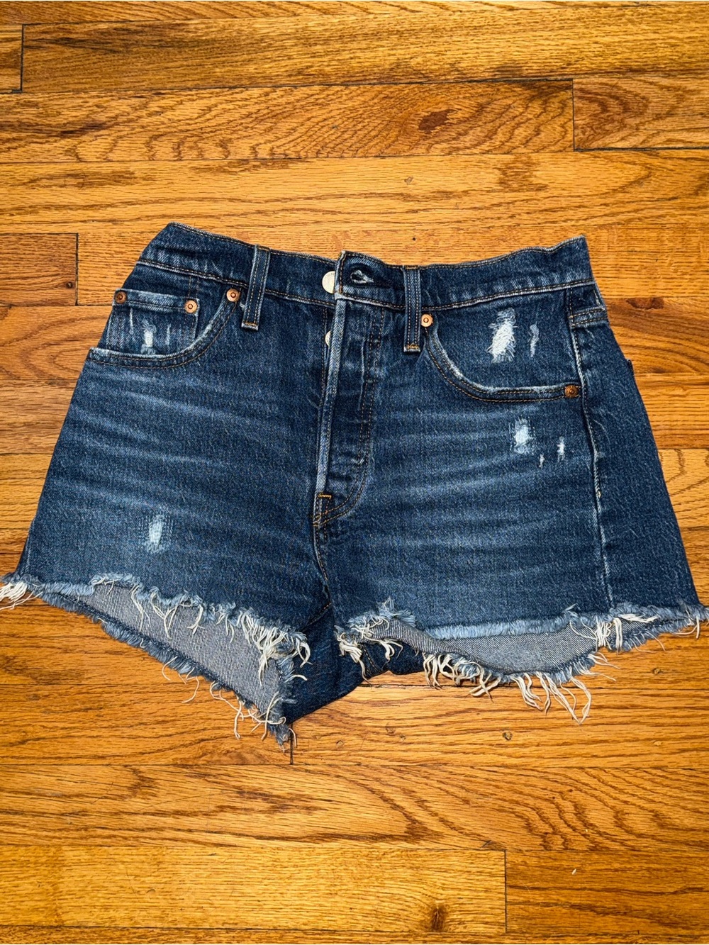 Levi’s 501 Shorts Size 25 distressed